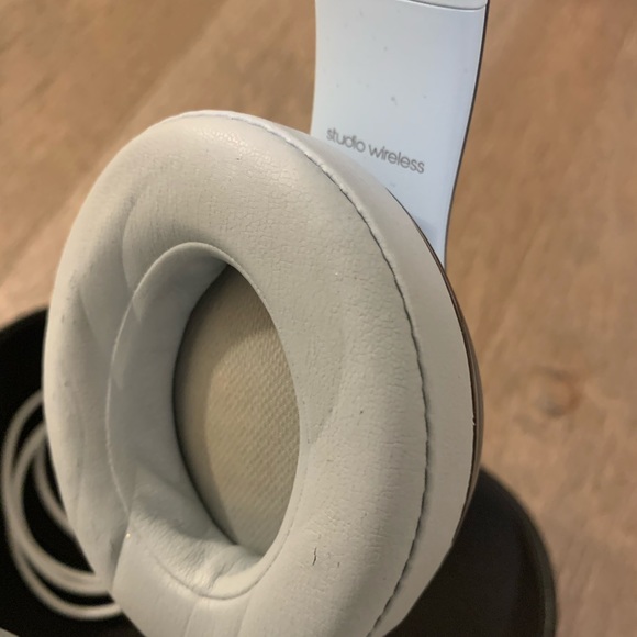 Blue beats - Picture 3 of 3